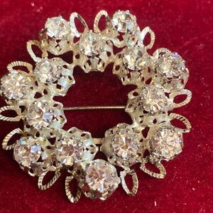 🍒4/$44🍒 Vintage Silver Tone Rhinstone Pin Brooch